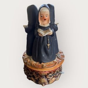 Vintage 3 Singing Nuns Rotating Ceramic Music Box